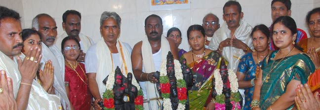 వైభవంగా విగ్రహ ప్రతిష్ట